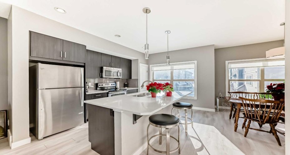 32 Horseshoe Crescent, Cochrane, Alberta T4C 2P4, 3 Bedrooms Bedrooms, ,3 BathroomsBathrooms,Residential,For Sale,Horseshoe,A2283847