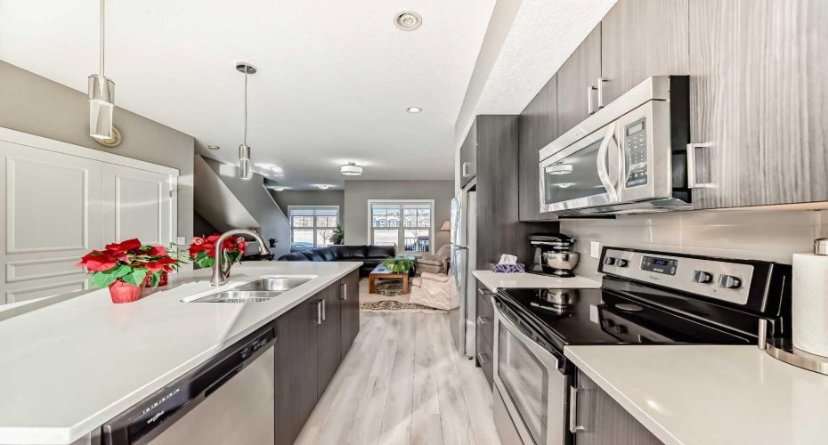 32 Horseshoe Crescent, Cochrane, Alberta T4C 2P4, 3 Bedrooms Bedrooms, ,3 BathroomsBathrooms,Residential,For Sale,Horseshoe,A2283847