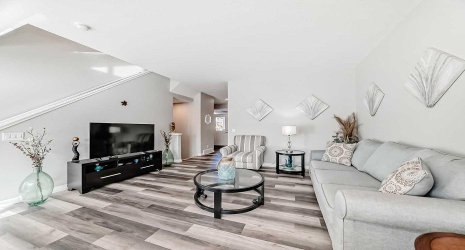 615 Kingsmere Way, Airdrie, Alberta T4A0X9, 3 Bedrooms Bedrooms, ,3 BathroomsBathrooms,Residential,For Sale,Kingsmere,A2283246