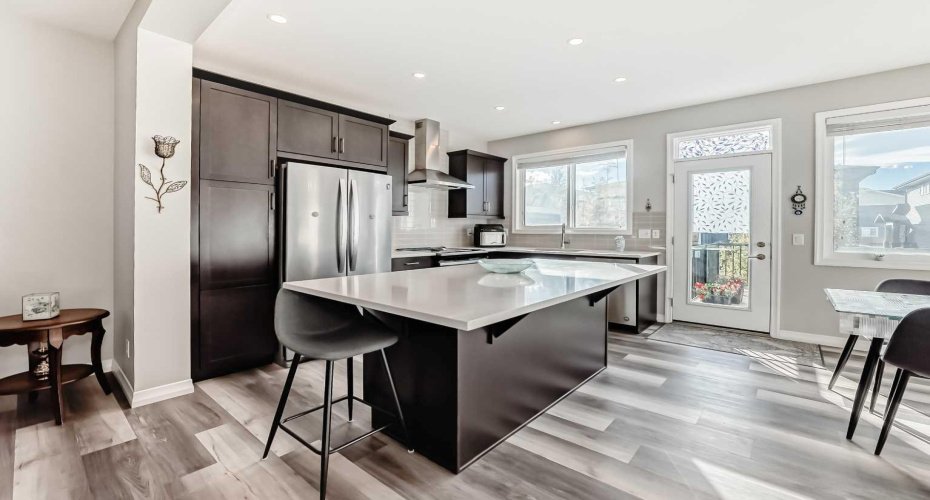 615 Kingsmere Way, Airdrie, Alberta T4A0X9, 3 Bedrooms Bedrooms, ,3 BathroomsBathrooms,Residential,For Sale,Kingsmere,A2283246