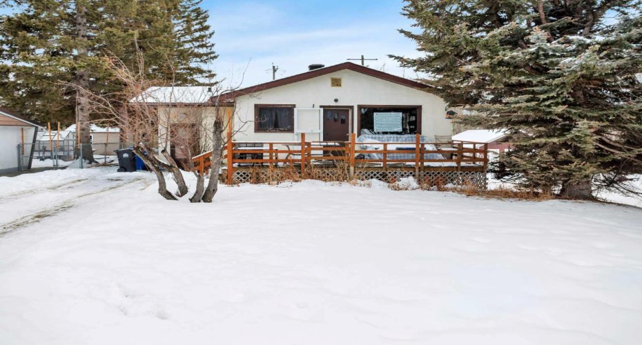 105 2 Avenue, Sundre, Alberta T0M 1X0, 4 Bedrooms Bedrooms, ,2 BathroomsBathrooms,Residential,For Sale,2,A2283414