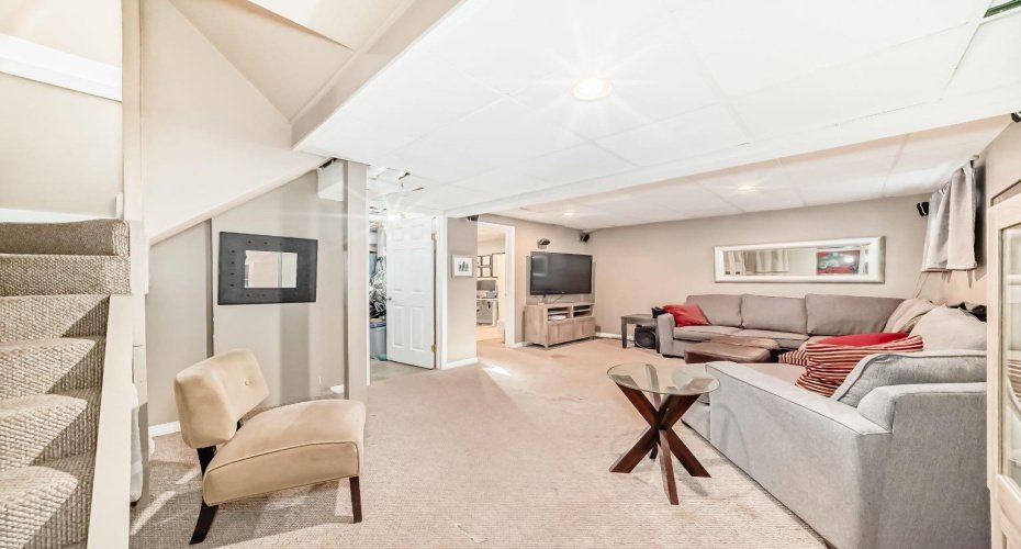 2125 36 Avenue, Calgary, Alberta T2T 2H1, 2 Bedrooms Bedrooms, ,2 BathroomsBathrooms,Residential,For Sale,36,A2283429