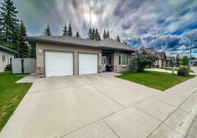603 5 Street, Sundre, Alberta T0M1X0, 2 Bedrooms Bedrooms, ,2 BathroomsBathrooms,Residential,For Sale,5,A2283568 603 5 Street, Sundre, Alberta T0M1X0, 2 Bedrooms Bedrooms, ,2 BathroomsBathrooms,Residential,For Sale,5,A2283568