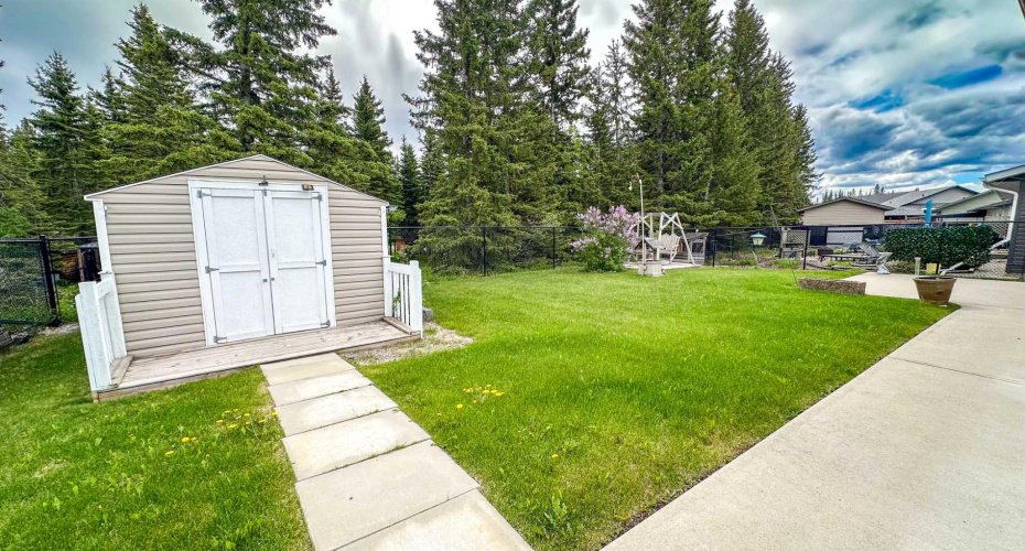 603 5 Street, Sundre, Alberta T0M1X0, 2 Bedrooms Bedrooms, ,2 BathroomsBathrooms,Residential,For Sale,5,A2283568