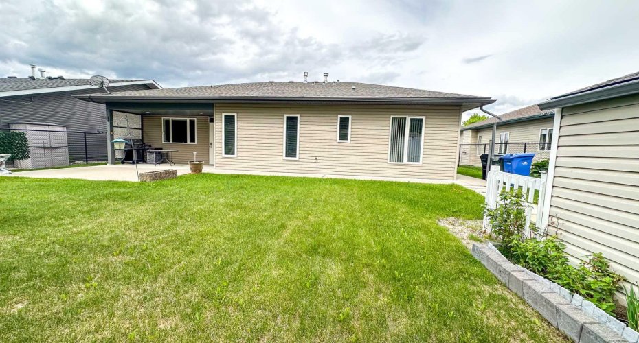 603 5 Street, Sundre, Alberta T0M1X0, 2 Bedrooms Bedrooms, ,2 BathroomsBathrooms,Residential,For Sale,5,A2283568