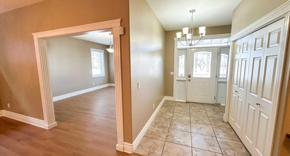 603 5 Street, Sundre, Alberta T0M1X0, 2 Bedrooms Bedrooms, ,2 BathroomsBathrooms,Residential,For Sale,5,A2283568