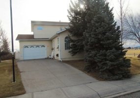 1604 7A Avenue, Fort Macleod, Alberta T0L 0Z0, 4 Bedrooms Bedrooms, ,4 BathroomsBathrooms,Residential,For Sale,7A,A2283772 1604 7A Avenue, Fort Macleod, Alberta T0L 0Z0, 4 Bedrooms Bedrooms, ,4 BathroomsBathrooms,Residential,For Sale,7A,A2283772