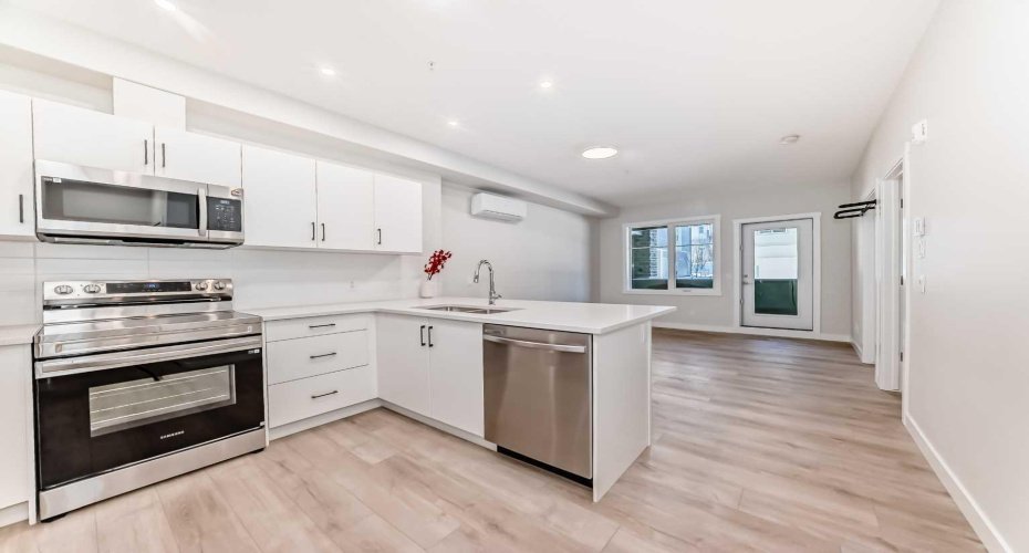2117 81 Street, Calgary, Alberta T3H6H5, 2 Bedroom Bedrooms, 0 ,1 BathroomBathrooms,Residential,For Sale,81,0,A2283973
