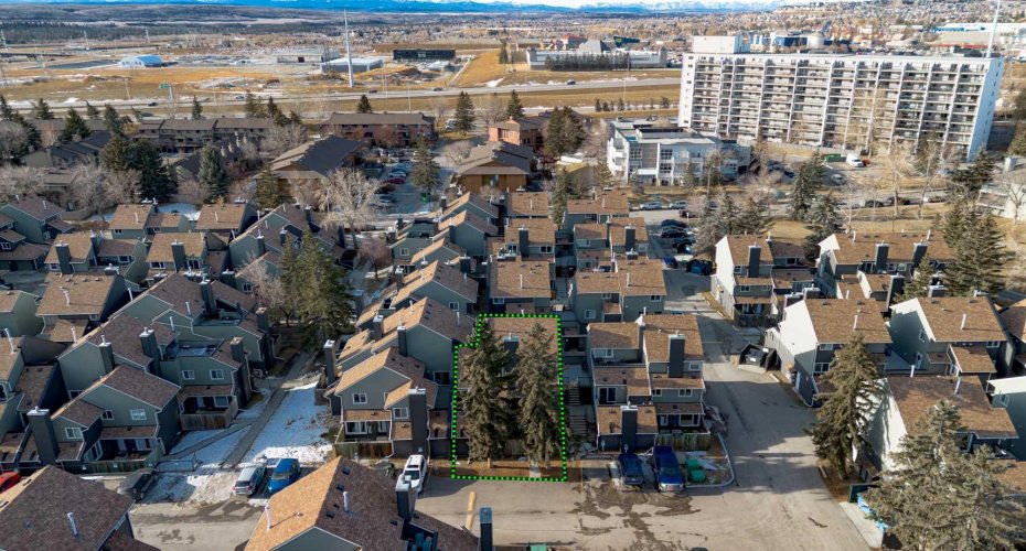 77 Glamis Green, Calgary, Alberta T3E 6T9, 3 Bedroom Bedrooms, 0 ,2 BathroomBathrooms,Residential,For Sale,Glamis,0,A2284199