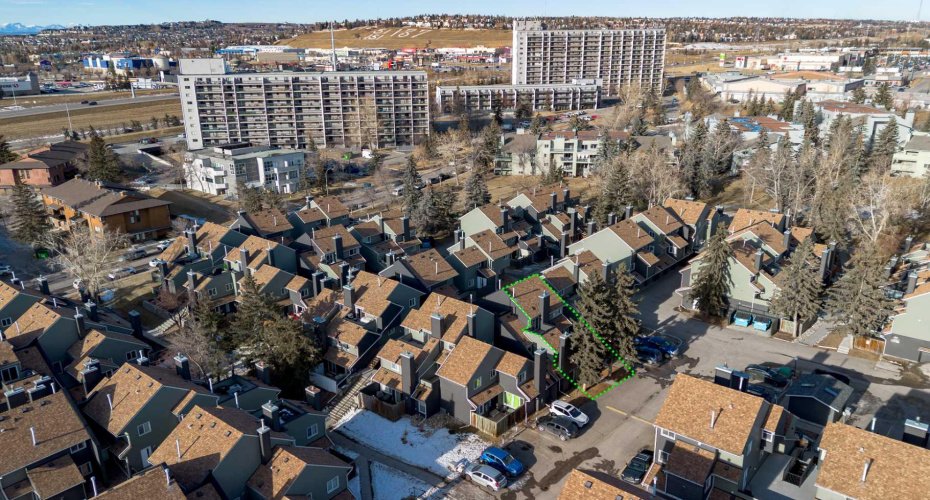 77 Glamis Green, Calgary, Alberta T3E 6T9, 3 Bedroom Bedrooms, 0 ,2 BathroomBathrooms,Residential,For Sale,Glamis,0,A2284199