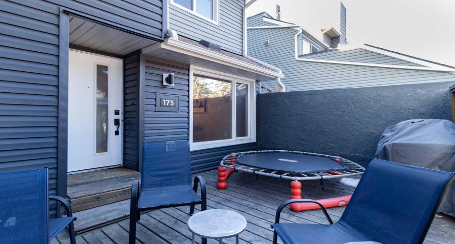 77 Glamis Green, Calgary, Alberta T3E 6T9, 3 Bedroom Bedrooms, 0 ,2 BathroomBathrooms,Residential,For Sale,Glamis,0,A2284199