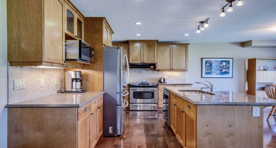 307 Crystal Green Rise, Okotoks, Alberta T1S 2N5, 3 Bedrooms Bedrooms, ,3 BathroomsBathrooms,Residential,For Sale,Crystal Green,A2282595