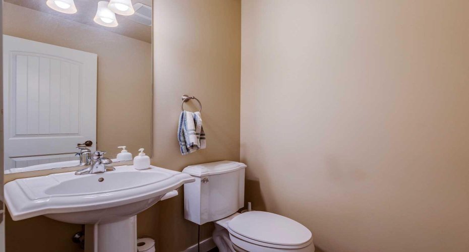 307 Crystal Green Rise, Okotoks, Alberta T1S 2N5, 3 Bedrooms Bedrooms, ,3 BathroomsBathrooms,Residential,For Sale,Crystal Green,A2282595