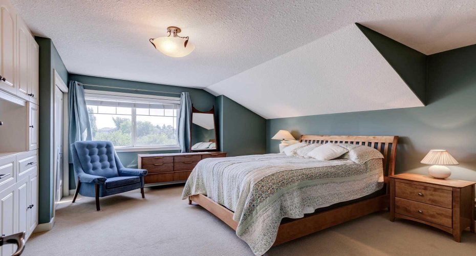 307 Crystal Green Rise, Okotoks, Alberta T1S 2N5, 3 Bedrooms Bedrooms, ,3 BathroomsBathrooms,Residential,For Sale,Crystal Green,A2282595