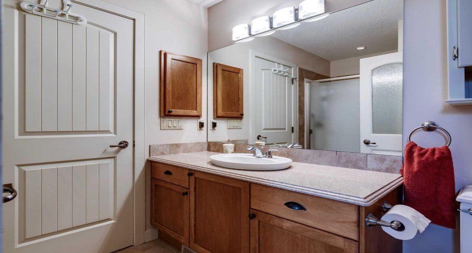 307 Crystal Green Rise, Okotoks, Alberta T1S 2N5, 3 Bedrooms Bedrooms, ,3 BathroomsBathrooms,Residential,For Sale,Crystal Green,A2282595