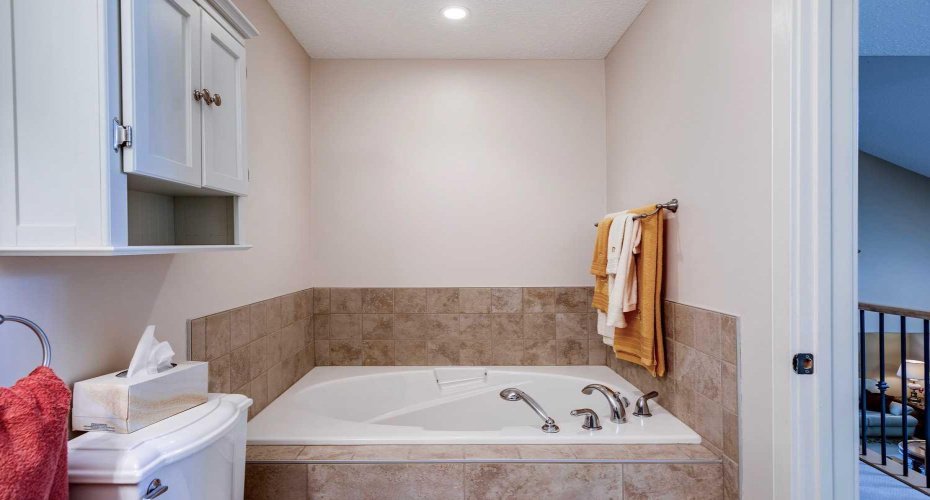 307 Crystal Green Rise, Okotoks, Alberta T1S 2N5, 3 Bedrooms Bedrooms, ,3 BathroomsBathrooms,Residential,For Sale,Crystal Green,A2282595