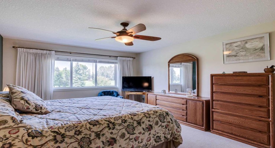 307 Crystal Green Rise, Okotoks, Alberta T1S 2N5, 3 Bedrooms Bedrooms, ,3 BathroomsBathrooms,Residential,For Sale,Crystal Green,A2282595