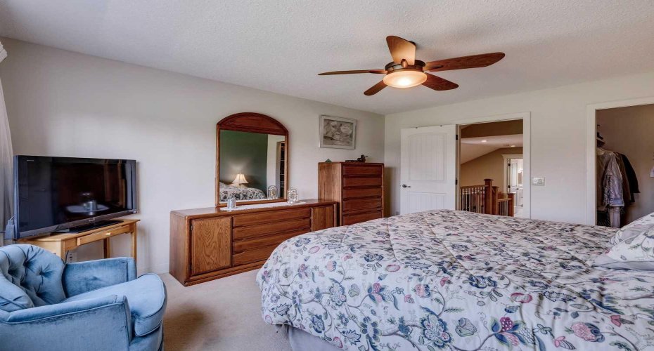 307 Crystal Green Rise, Okotoks, Alberta T1S 2N5, 3 Bedrooms Bedrooms, ,3 BathroomsBathrooms,Residential,For Sale,Crystal Green,A2282595