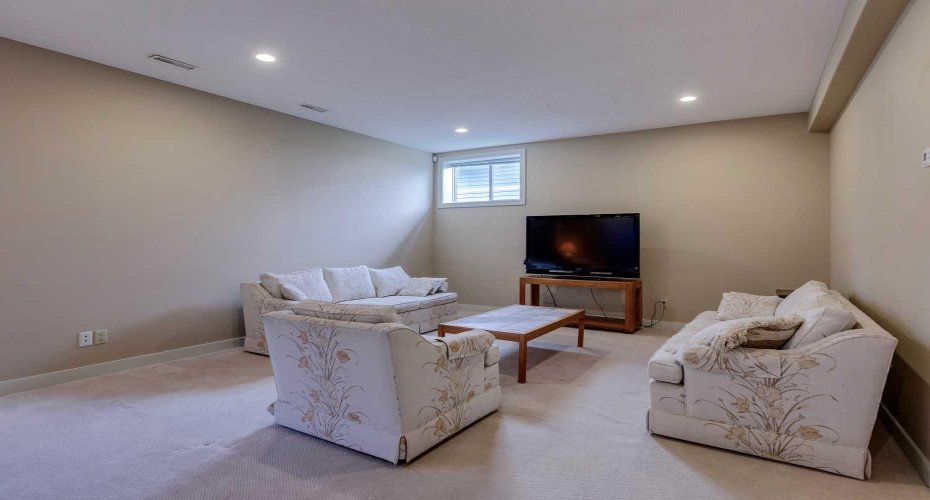 307 Crystal Green Rise, Okotoks, Alberta T1S 2N5, 3 Bedrooms Bedrooms, ,3 BathroomsBathrooms,Residential,For Sale,Crystal Green,A2282595