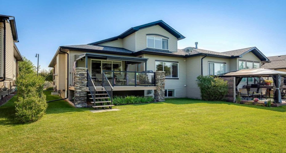 307 Crystal Green Rise, Okotoks, Alberta T1S 2N5, 3 Bedrooms Bedrooms, ,3 BathroomsBathrooms,Residential,For Sale,Crystal Green,A2282595