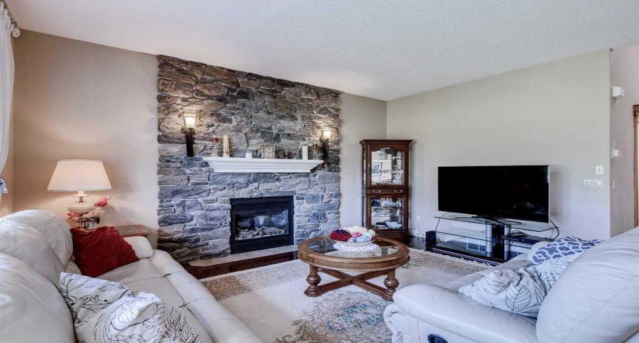 307 Crystal Green Rise, Okotoks, Alberta T1S 2N5, 3 Bedrooms Bedrooms, ,3 BathroomsBathrooms,Residential,For Sale,Crystal Green,A2282595