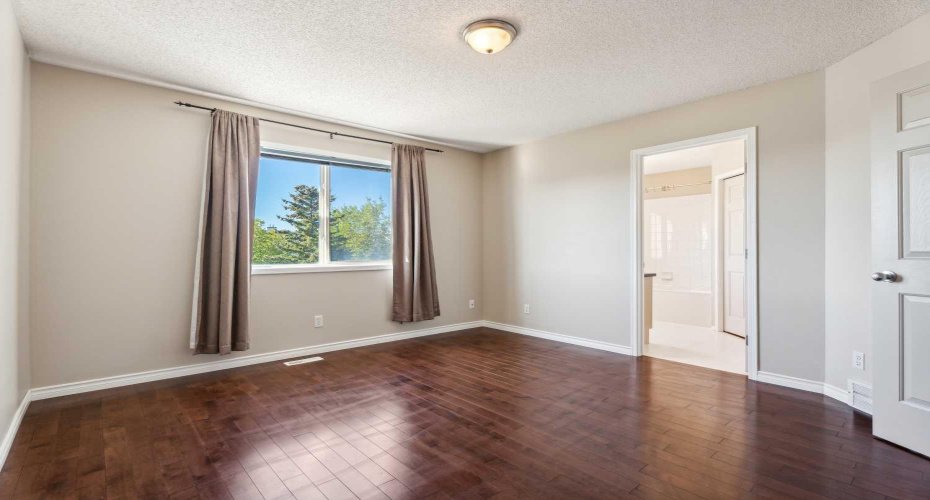 73 Rocky Ridge Heath, Calgary, Alberta T3G 4Z7, 2 Bedroom Bedrooms, 0 ,4 BathroomBathrooms,Residential,For Sale,Rocky Ridge,0,A2283247