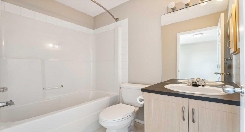 73 Rocky Ridge Heath, Calgary, Alberta T3G 4Z7, 2 Bedroom Bedrooms, 0 ,4 BathroomBathrooms,Residential,For Sale,Rocky Ridge,0,A2283247