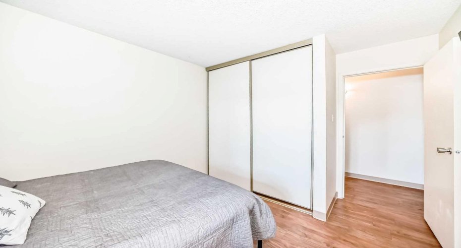 315 Southampton Drive, Calgary, Alberta T2W2T6, 2 Bedroom Bedrooms, 0 ,1 BathroomBathrooms,Residential,For Sale,Southampton,0,A2283285