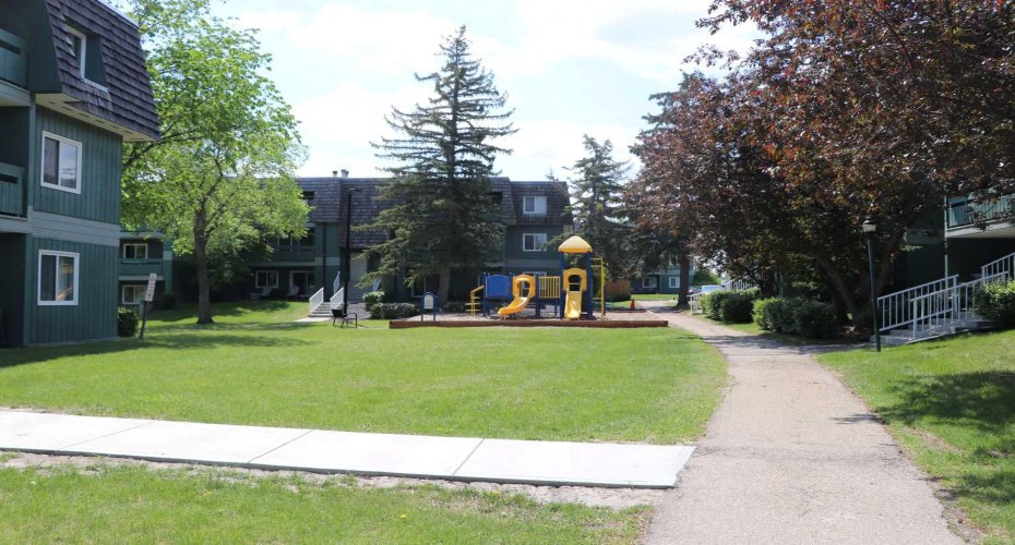 315 Southampton Drive, Calgary, Alberta T2W2T6, 2 Bedroom Bedrooms, 0 ,1 BathroomBathrooms,Residential,For Sale,Southampton,0,A2283285