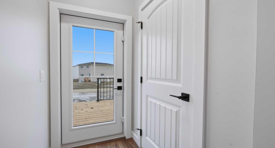 548 Bridgeport Street, Chestermere, Alberta T1X 3E6, 3 Bedrooms Bedrooms, ,3 BathroomsBathrooms,Residential,For Sale,Bridgeport,A2283490