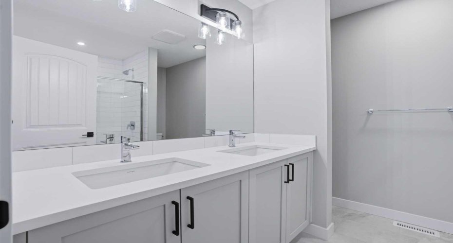 548 Bridgeport Street, Chestermere, Alberta T1X 3E6, 3 Bedrooms Bedrooms, ,3 BathroomsBathrooms,Residential,For Sale,Bridgeport,A2283490