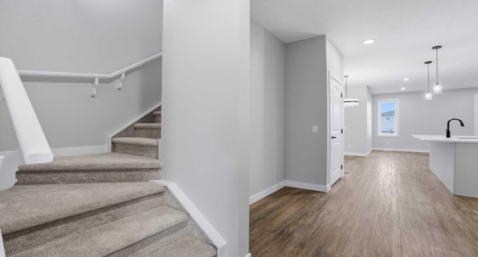 548 Bridgeport Street, Chestermere, Alberta T1X 3E6, 3 Bedrooms Bedrooms, ,3 BathroomsBathrooms,Residential,For Sale,Bridgeport,A2283490