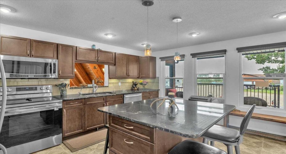 241037 RGE RD 241, Rural Wheatland County, Alberta T1P 2C3, 4 Bedrooms Bedrooms, ,3 BathroomsBathrooms,Residential,For Sale,RGE RD 241,A2283650
