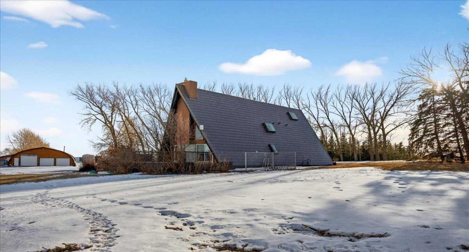 241037 RGE RD 241, Rural Wheatland County, Alberta T1P 2C3, 4 Bedrooms Bedrooms, ,3 BathroomsBathrooms,Residential,For Sale,RGE RD 241,A2283650