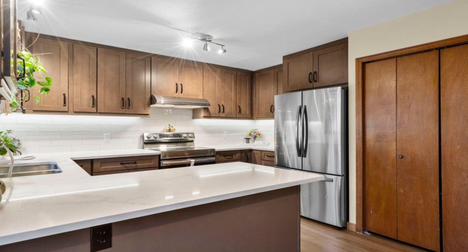 10 Carolina Drive, Cochrane, Alberta T4C 1C2, 3 Bedrooms Bedrooms, ,3 BathroomsBathrooms,Residential,For Sale,Carolina,A2284084