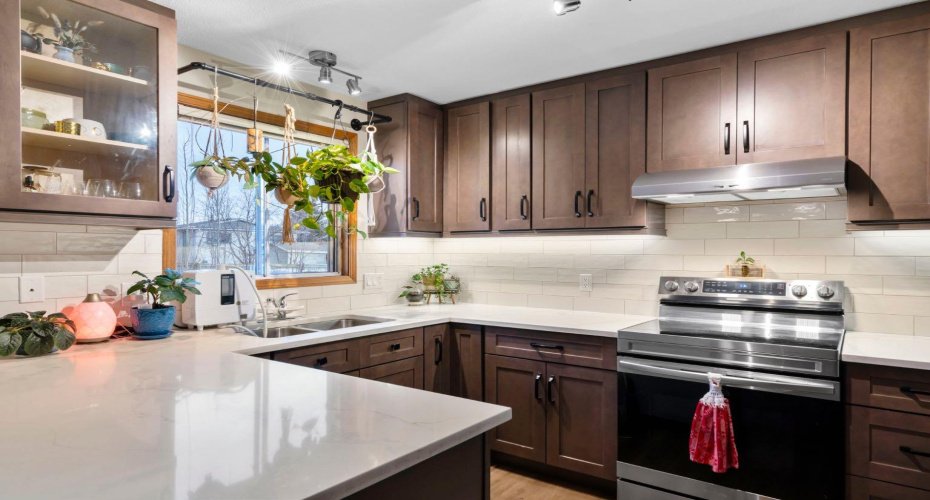 10 Carolina Drive, Cochrane, Alberta T4C 1C2, 3 Bedrooms Bedrooms, ,3 BathroomsBathrooms,Residential,For Sale,Carolina,A2284084