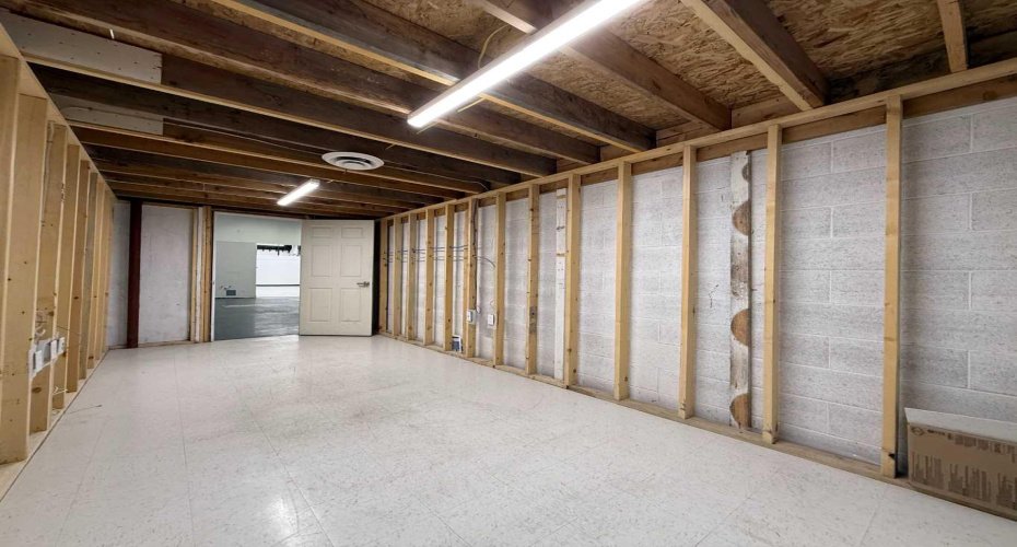 126 Mayor Magrath Drive, Lethbridge, Alberta T1H 3P4, ,Commercial,For Lease,Mayor Magrath,A2284342