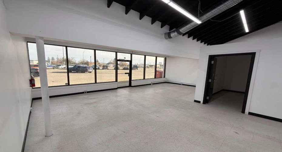 126 Mayor Magrath Drive, Lethbridge, Alberta T1H 3P4, ,Commercial,For Lease,Mayor Magrath,A2284342