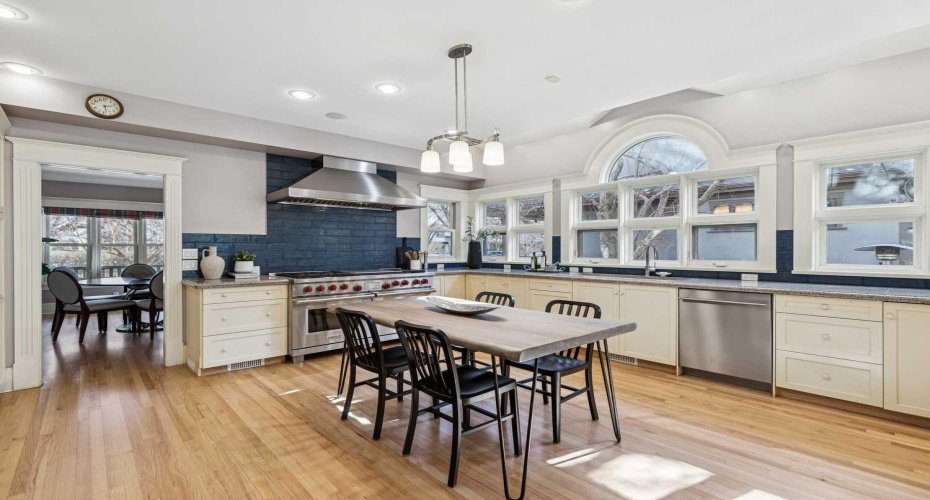 3019 6 Street, Calgary, Alberta T2S 2M1, 5 Bedrooms Bedrooms, ,4 BathroomsBathrooms,Residential,For Sale,6,A2282355