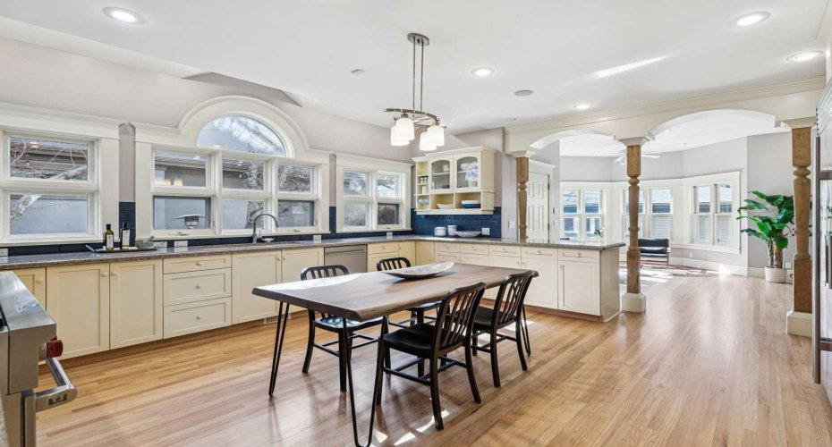 3019 6 Street, Calgary, Alberta T2S 2M1, 5 Bedrooms Bedrooms, ,4 BathroomsBathrooms,Residential,For Sale,6,A2282355