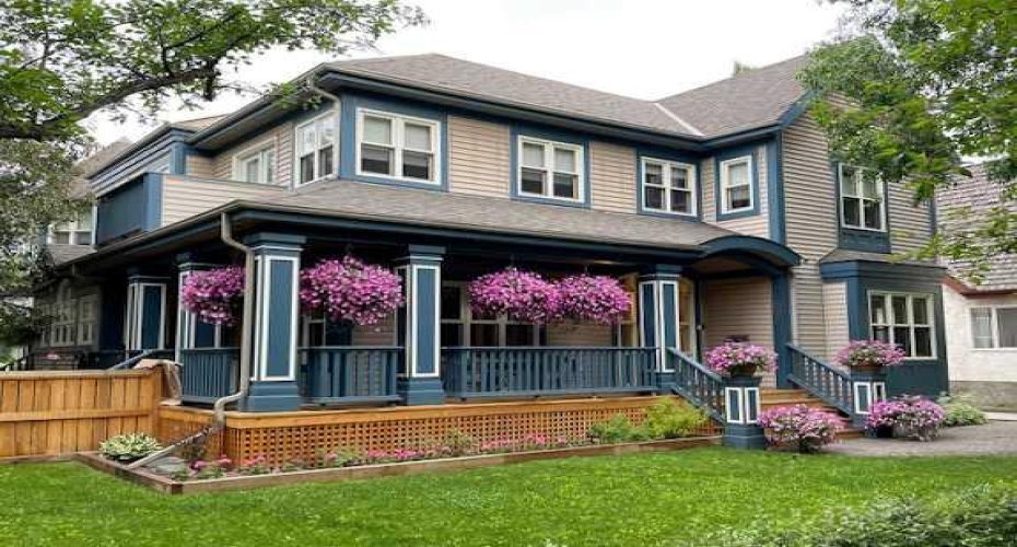 3019 6 Street, Calgary, Alberta T2S 2M1, 5 Bedrooms Bedrooms, ,4 BathroomsBathrooms,Residential,For Sale,6,A2282355