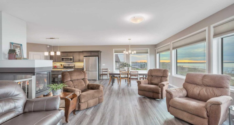 23 Marina View Close, Rural Stettler No. 6, County of, Alberta T0C 2L0, 5 Bedrooms Bedrooms, ,3 BathroomsBathrooms,Residential,For Sale,Marina View Close,A2283630