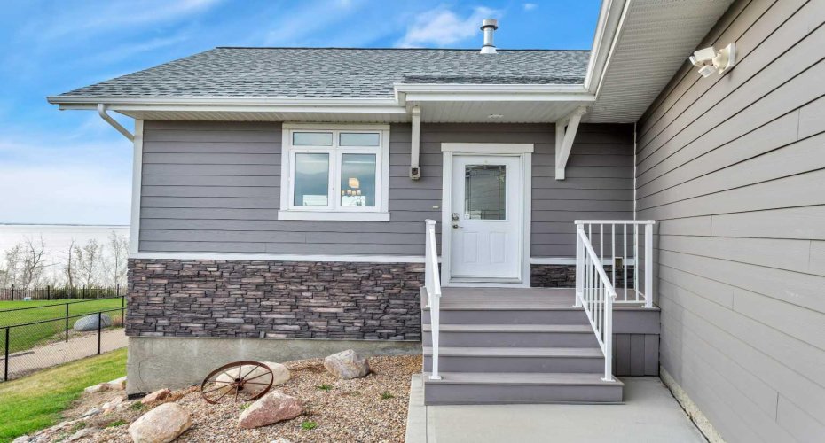 23 Marina View Close, Rural Stettler No. 6, County of, Alberta T0C 2L0, 5 Bedrooms Bedrooms, ,3 BathroomsBathrooms,Residential,For Sale,Marina View Close,A2283630
