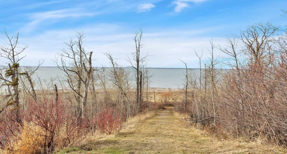 23 Marina View Close, Rural Stettler No. 6, County of, Alberta T0C 2L0, 5 Bedrooms Bedrooms, ,3 BathroomsBathrooms,Residential,For Sale,Marina View Close,A2283630