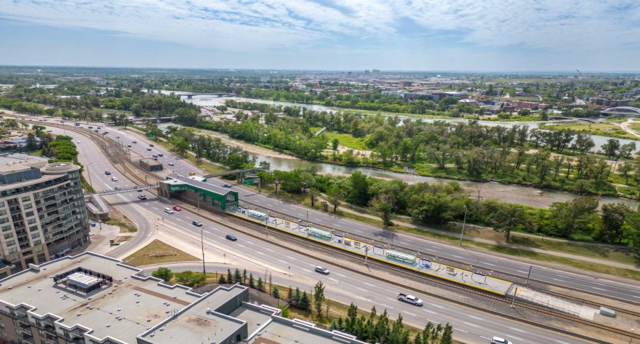 Close to the City and river pathways