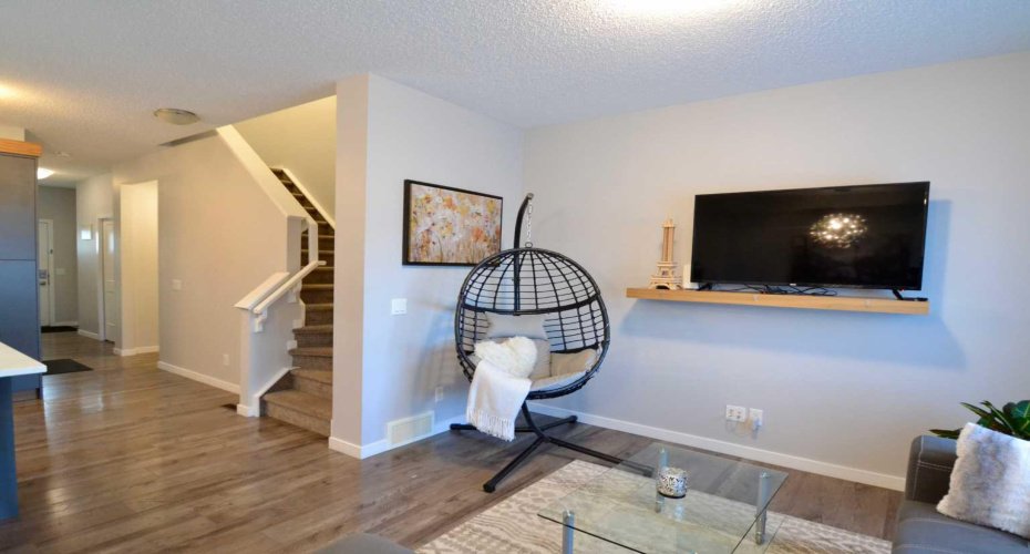 613 Hillcrest Road, Airdrie, Alberta T4B 4C8, 3 Bedrooms Bedrooms, ,3 BathroomsBathrooms,Residential,For Sale,Hillcrest,A2284382