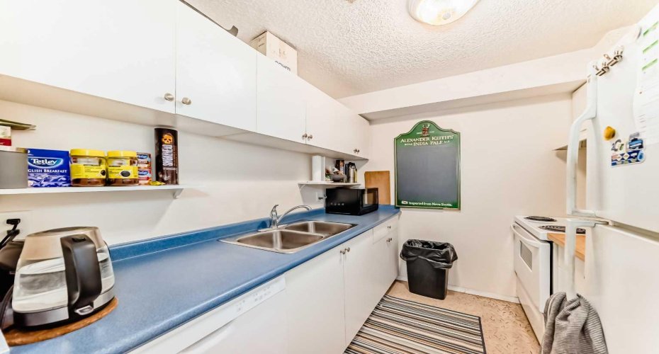 6224 17 Avenue, Calgary, Alberta T2A 7X8, 1 Bedroom Bedrooms, ,1 BathroomBathrooms,Residential,For Sale,17,A2284728