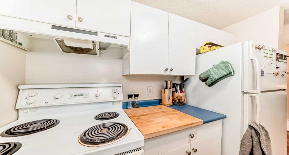 6224 17 Avenue, Calgary, Alberta T2A 7X8, 1 Bedroom Bedrooms, ,1 BathroomBathrooms,Residential,For Sale,17,A2284728