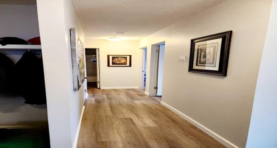 4811 55 Street, Red Deer, Alberta T4N 2J2, 2 Bedrooms Bedrooms, ,1 BathroomBathrooms,Residential,For Sale,55,A2284767