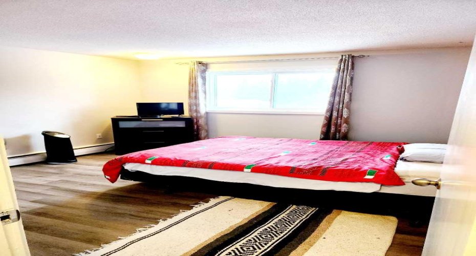 4811 55 Street, Red Deer, Alberta T4N 2J2, 2 Bedrooms Bedrooms, ,1 BathroomBathrooms,Residential,For Sale,55,A2284767